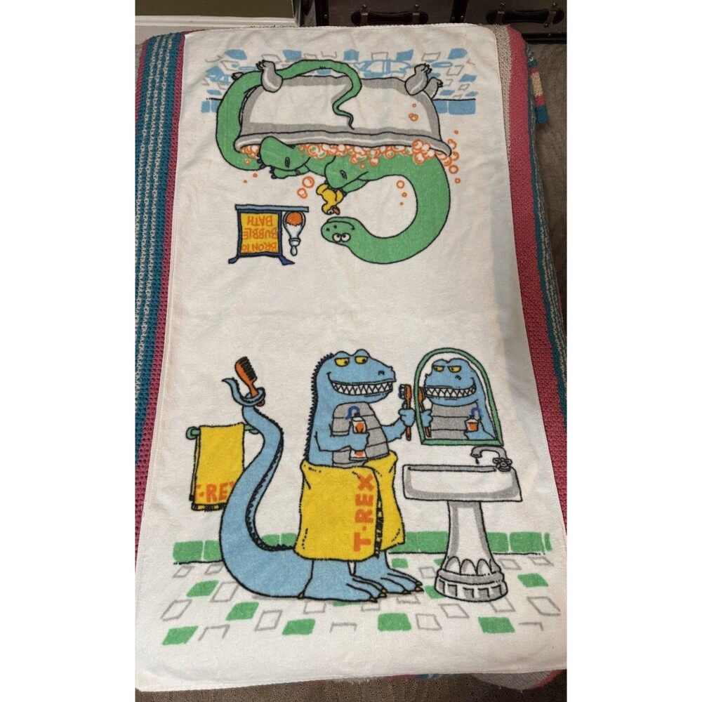 Vintage 1970’s Fieldcrest Dinosaur Bath Towel NWOT